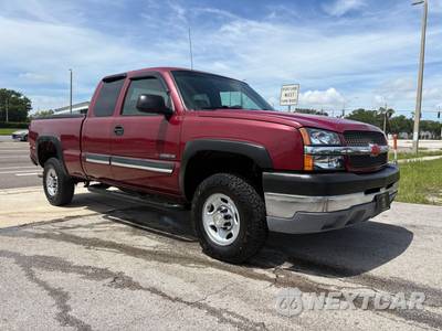 2004 Chevrolet Silverado 2500HD LS Extended Cab Medium Bed 1SB w/Rear Doors - zdjęcie 4 z 36 - miniatura
