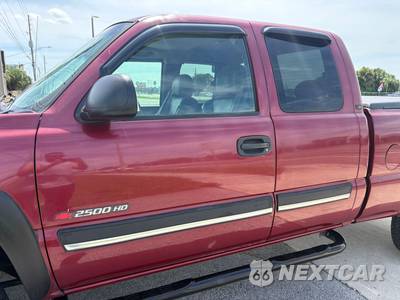 2004 Chevrolet Silverado 2500HD LS Extended Cab Medium Bed 1SB w/Rear Doors - zdjęcie 7 z 36 - miniatura