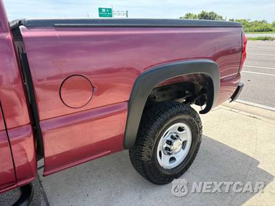 2004 Chevrolet Silverado 2500HD LS Extended Cab Medium Bed 1SB w/Rear Doors - zdjęcie 8 z 36 - miniatura