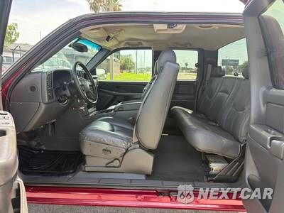 2004 Chevrolet Silverado 2500HD LS Extended Cab Medium Bed 1SB w/Rear Doors - zdjęcie 10 z 36 - miniatura