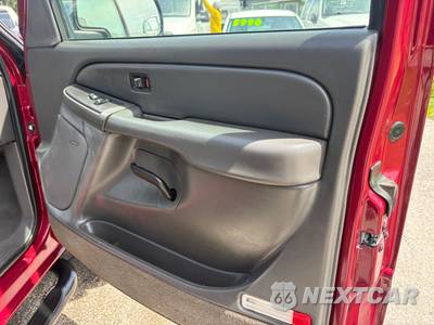 2004 Chevrolet Silverado 2500HD LS Extended Cab Medium Bed 1SB w/Rear Doors - zdjęcie 21 z 36 - miniatura