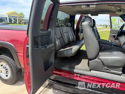 2004 Chevrolet Silverado 2500HD LS Extended Cab Medium Bed 1SB w/Rear Doors - zdjęcie 22 z 36 - miniatura