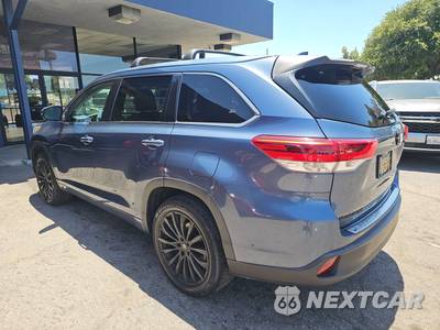 2017 Toyota Highlander XLE - zdjęcie 6 z 24 - miniatura