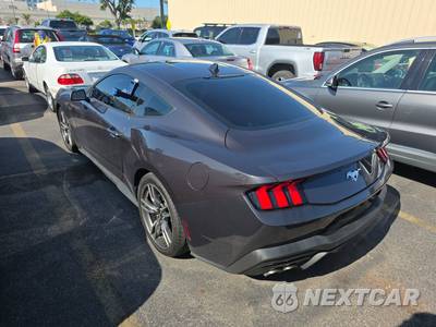 2024 Ford Mustang EcoBoost Coupe - zdjęcie 6 z 19 - miniatura