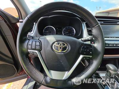 2019 Toyota Highlander LE Plus - zdjęcie 10 z 22 - miniatura