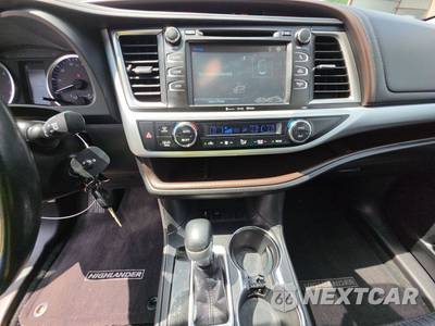 2019 Toyota Highlander LE Plus - zdjęcie 11 z 22 - miniatura