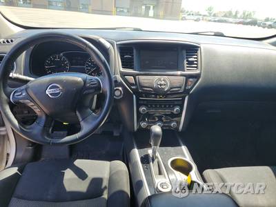 2019 Nissan Pathfinder SV - zdjęcie 11 z 19 - miniatura