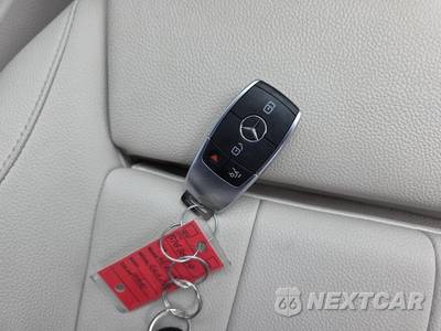 2025 Mercedes-Benz GLA 250 4MATIC - zdjęcie 2 z 21 - miniatura
