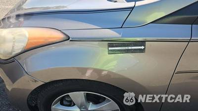 2013 Hyundai Elantra GLS Sedan - zdjęcie 21 z 39 - miniatura