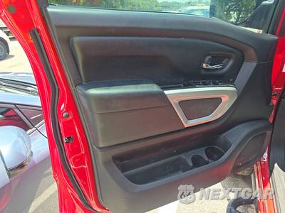 2021 Nissan TITAN SV Crew Cab Short Bed - zdjęcie 9 z 35 - miniatura