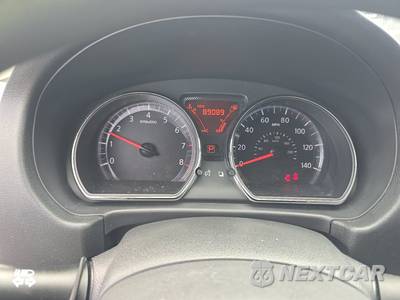 2013 Nissan Versa 1.6 SV - zdjęcie 12 z 18 - miniatura
