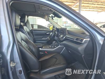 2023 Toyota Highlander XLE - zdjęcie 8 z 51 - miniatura