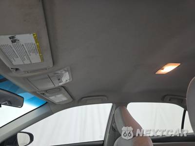 2017 Toyota Camry LE - zdjęcie 17 z 18 - miniatura