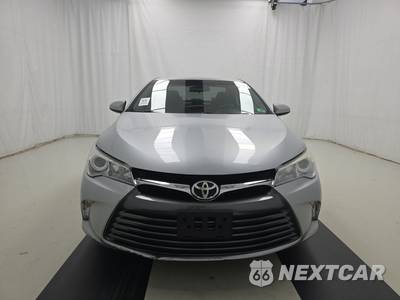2017 Toyota Camry LE - zdjęcie 2 z 18 - miniatura