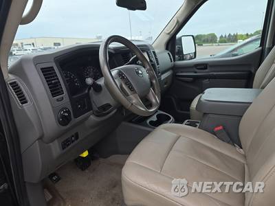 2017 Nissan NV3500 HD Passenger SL 146.1" WB - zdjęcie 7 z 19 - miniatura