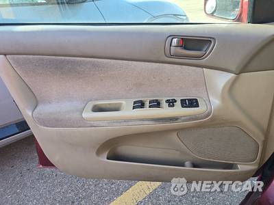 2002 Toyota Camry LE - zdjęcie 9 z 18 - miniatura