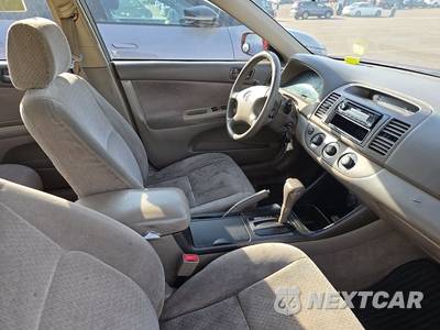 2002 Toyota Camry LE - zdjęcie 8 z 18 - miniatura