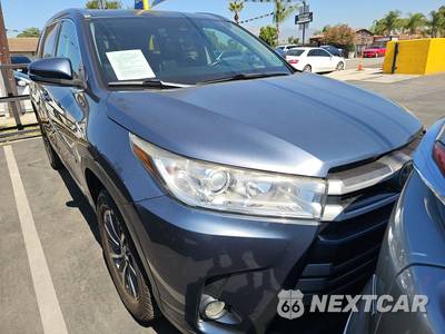 2017 Toyota Highlander XLE - zdjęcie 2 z 24 - miniatura