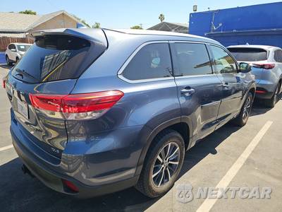 2017 Toyota Highlander XLE - zdjęcie 4 z 24 - miniatura