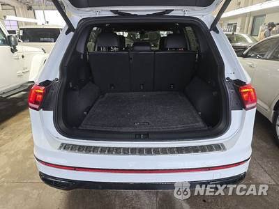 2022 Volkswagen Tiguan SE R-Line Black - zdjęcie 16 z 25 - miniatura