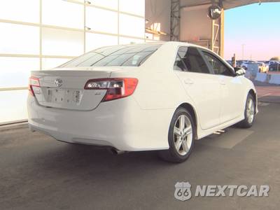 2012 Toyota Camry SE - zdjęcie 4 z 51 - miniatura
