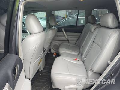 2011 Toyota Highlander SE - zdjęcie 13 z 18 - miniatura