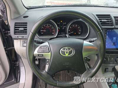 2011 Toyota Highlander SE - zdjęcie 10 z 18 - miniatura