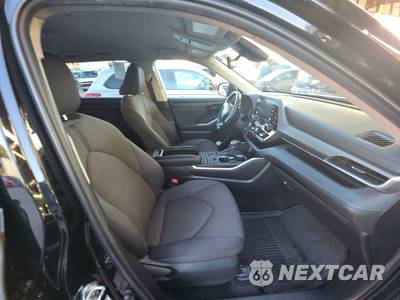 2022 Toyota Highlander LE - zdjęcie 8 z 35 - miniatura
