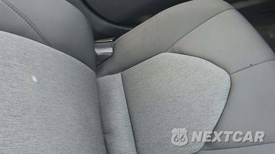 2020 Toyota Camry L - zdjęcie 30 z 39 - miniatura