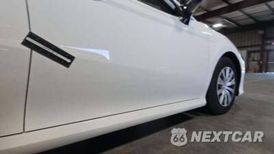 2020 Toyota Camry L - zdjęcie 32 z 39 - miniatura