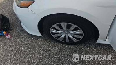 2020 Toyota Camry L - zdjęcie 34 z 39 - miniatura