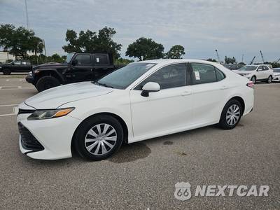 2020 Toyota Camry L - zdjęcie 1 z 39 - miniatura