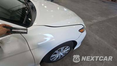 2020 Toyota Camry L - zdjęcie 24 z 39 - miniatura