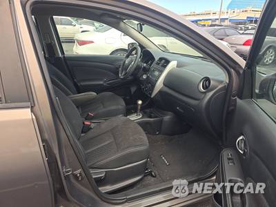 2016 Nissan Versa SV - zdjęcie 8 z 37 - miniatura