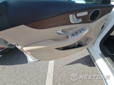 2019 Mercedes-Benz C 300 4MATIC Sedan - zdjęcie 9 z 22 - miniatura