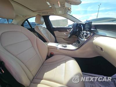 2019 Mercedes-Benz C 300 4MATIC Sedan - zdjęcie 8 z 22 - miniatura