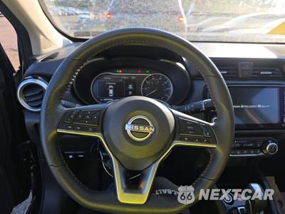 2025 Nissan Versa SR - zdjęcie 10 z 17 - miniatura