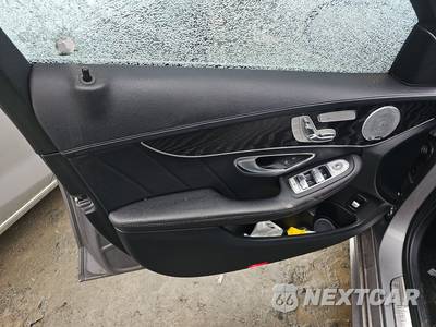 2015 Mercedes-Benz C 400 4MATIC Sedan - zdjęcie 9 z 31 - miniatura