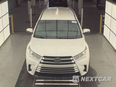 2019 Toyota Highlander LE - zdjęcie 2 z 28 - miniatura