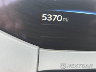 2025 Toyota Prius Plug-In Hybrid XSE Premium - zdjęcie 9 z 15 - miniatura