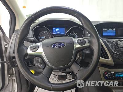 2012 Ford Focus SEL Sedan - zdjęcie 10 z 29 - miniatura