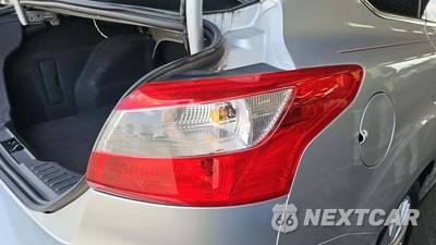 2012 Ford Focus SEL Sedan - zdjęcie 27 z 29 - miniatura