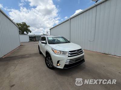 2018 Toyota Highlander XLE - zdjęcie 1 z 60 - miniatura