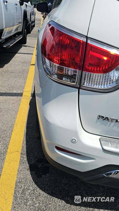 2016 Nissan Pathfinder SL - zdjęcie 22 z 31 - miniatura