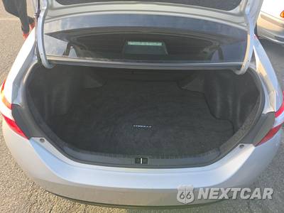 2016 Toyota Corolla LE - zdjęcie 16 z 32 - miniatura