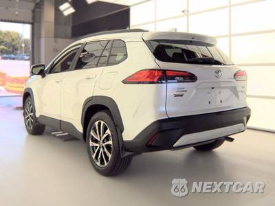 2023 Toyota Corolla Cross XLE - zdjęcie 6 z 19 - miniatura