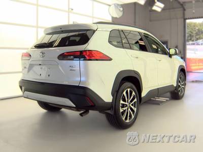 2023 Toyota Corolla Cross XLE - zdjęcie 4 z 19 - miniatura