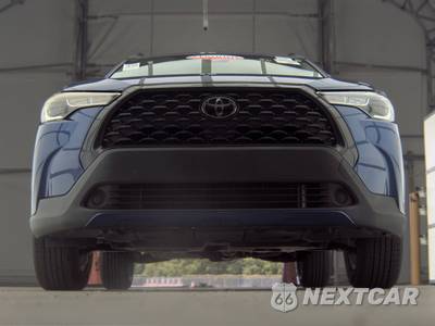 2022 Toyota Corolla Cross LE - zdjęcie 3 z 33 - miniatura