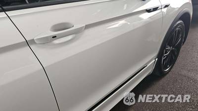 2022 Volkswagen Tiguan SE R-Line Black - zdjęcie 19 z 25 - miniatura