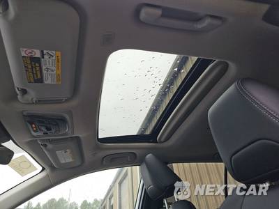 2023 Toyota Corolla Cross XLE - zdjęcie 18 z 40 - miniatura